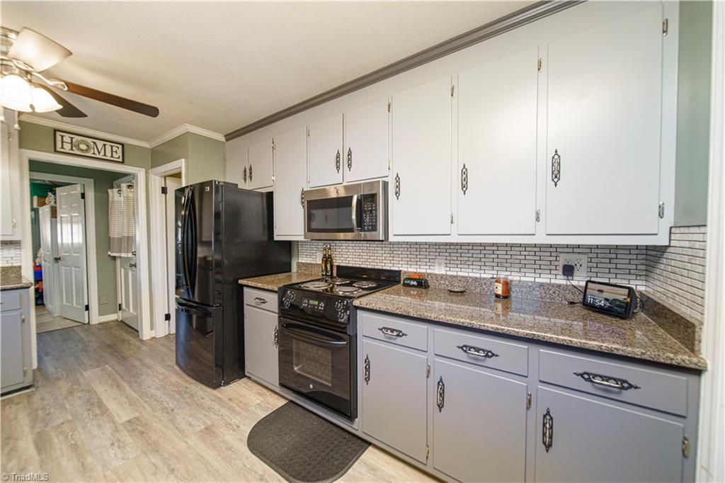 160 Bailey Road Winston-Salem, NC 27107 - Photo 6 of 30 Kitchen