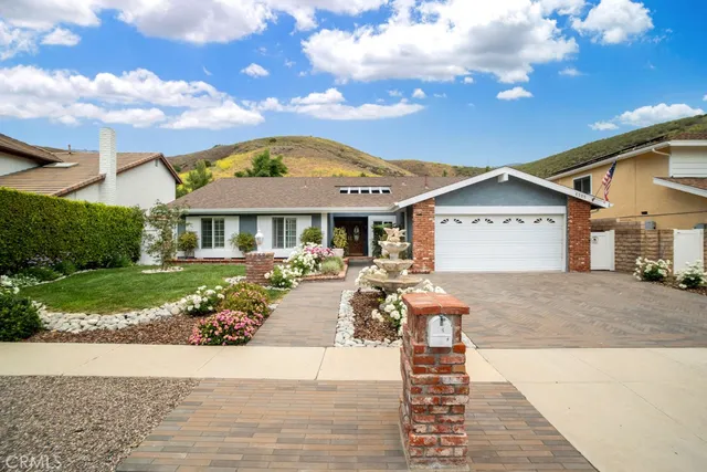 $1,699,000 | 6505 Smoke Tree Avenue, Oak Park, CA 91377