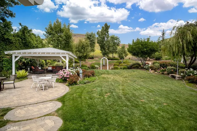 $1,699,000 | 6505 Smoke Tree Avenue, Oak Park, CA 91377