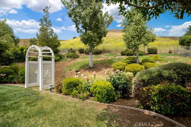 $1,699,000 | 6505 Smoke Tree Avenue, Oak Park, CA 91377