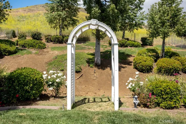 $1,699,000 | 6505 Smoke Tree Avenue, Oak Park, CA 91377