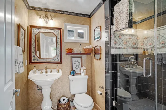 $1,699,000 | 6505 Smoke Tree Avenue, Oak Park, CA 91377