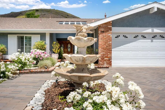 $1,699,000 | 6505 Smoke Tree Avenue, Oak Park, CA 91377