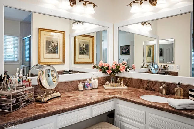 $1,699,000 | 6505 Smoke Tree Avenue, Oak Park, CA 91377