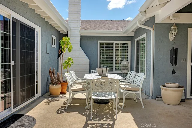 $1,699,000 | 6505 Smoke Tree Avenue, Oak Park, CA 91377