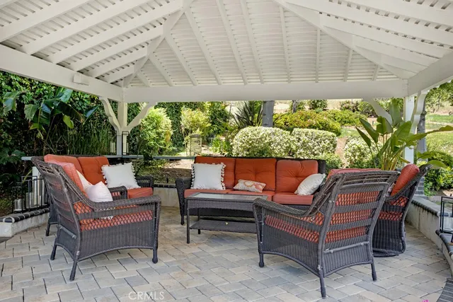 $1,699,000 | 6505 Smoke Tree Avenue, Oak Park, CA 91377