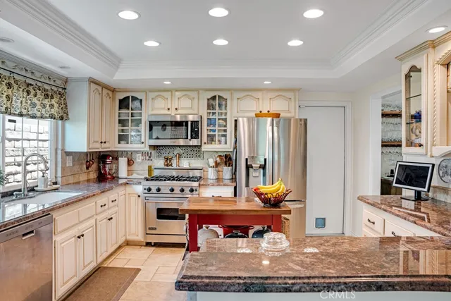 $1,699,000 | 6505 Smoke Tree Avenue, Oak Park, CA 91377