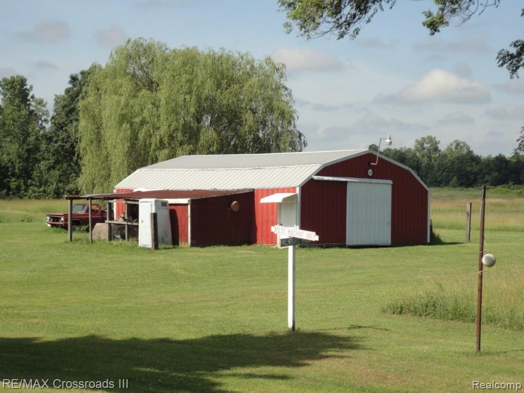 49075 Arkona Road Belleville, MI 48111 - Photo 3 of 12 Barn.jpg