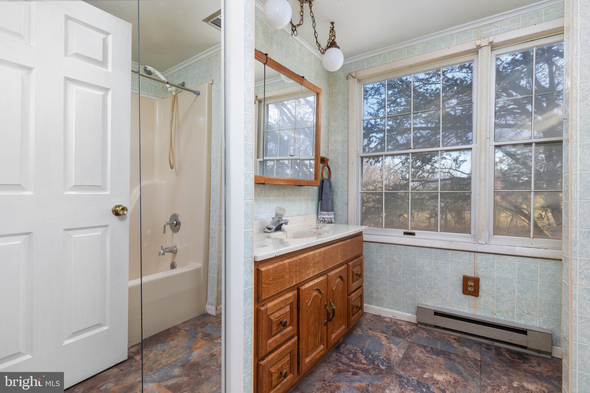 32 7th Street Shenandoah Junction, WV 25442 - Photo 17 of 41 Upper Level Bathroom