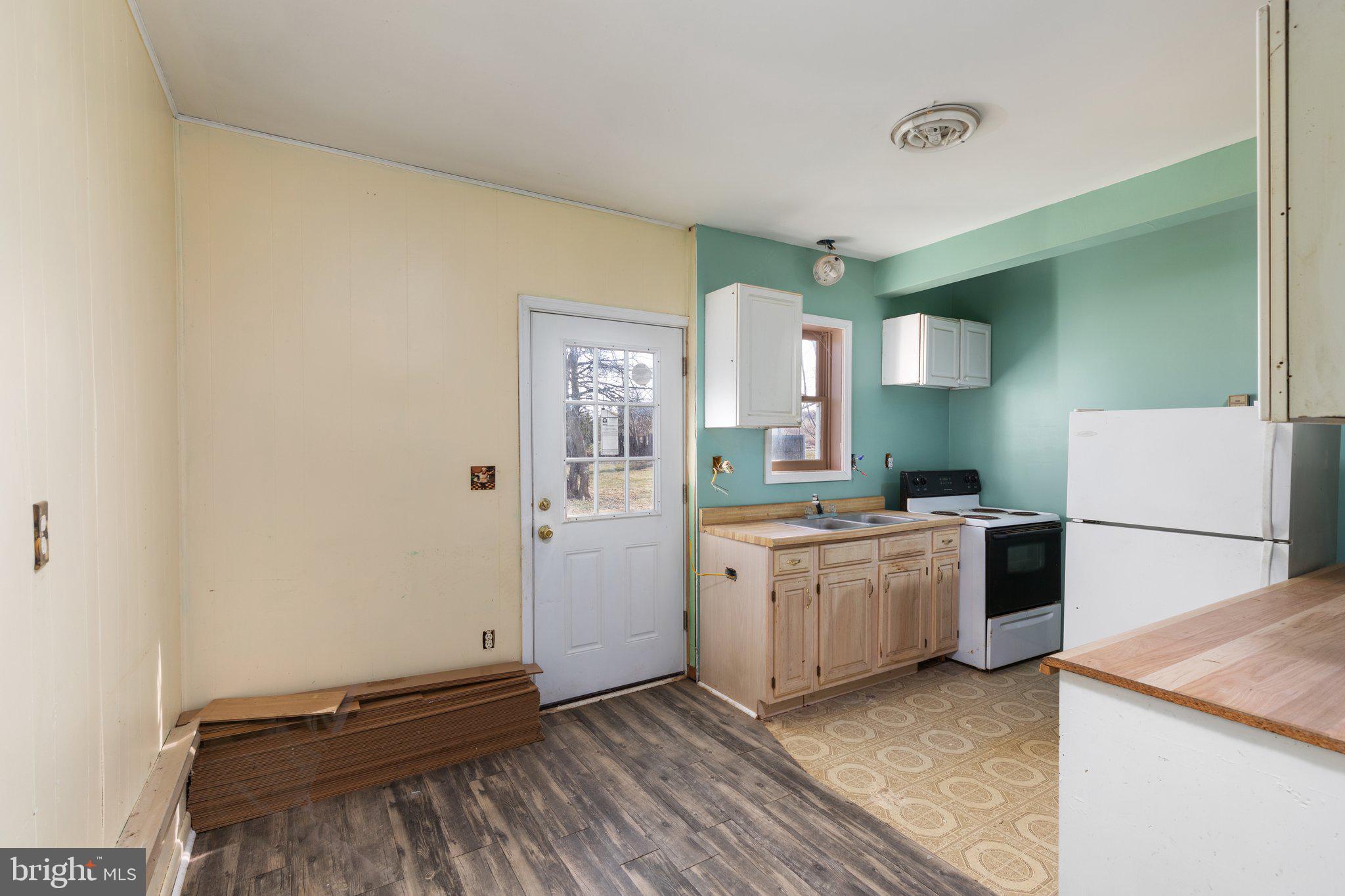 32 7th Street Shenandoah Junction, WV 25442 - Photo 21 of 41 In Law Suite Kitchen