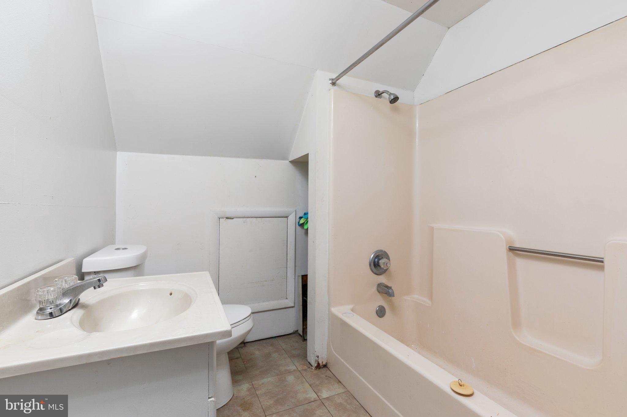 32 7th Street Shenandoah Junction, WV 25442 - Photo 31 of 41 In Law Suite Family Bathroom