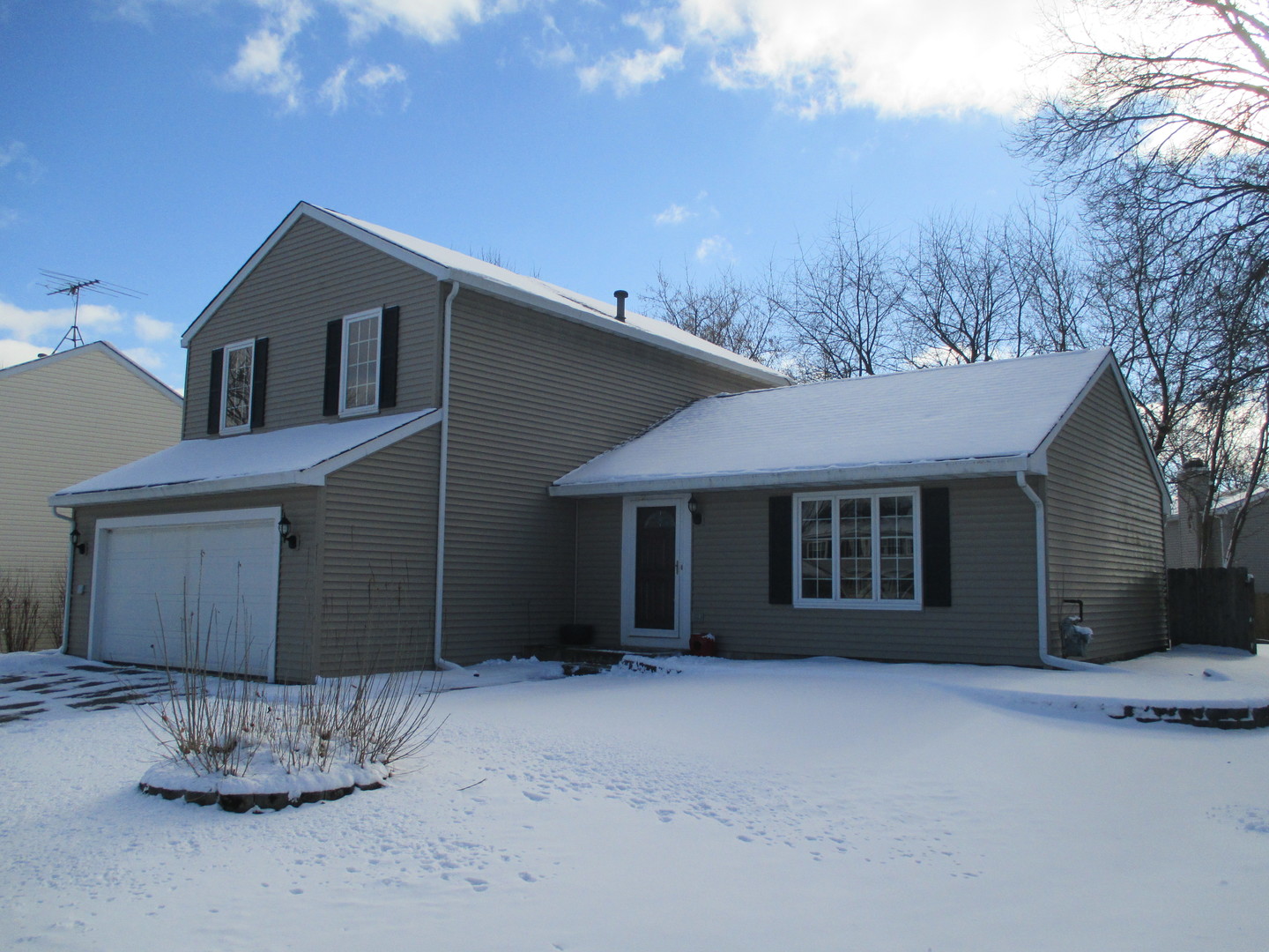 30W261 Mack Road Warrenville, IL 60555 - Photo 1 of 28 a house with a outdoor space