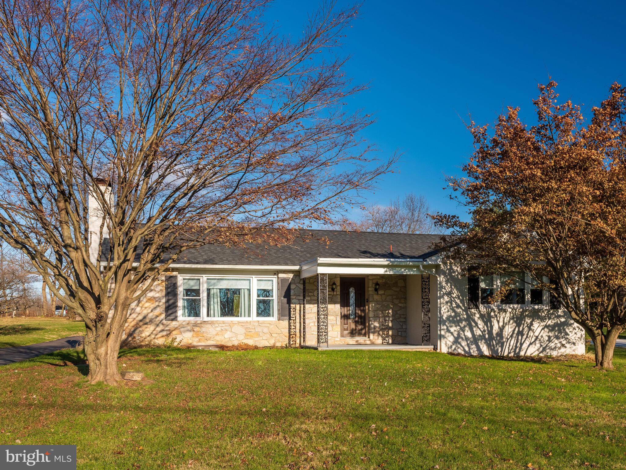 27 Ridge Road Phoenixville, PA 19460 - Photo 2 of 42