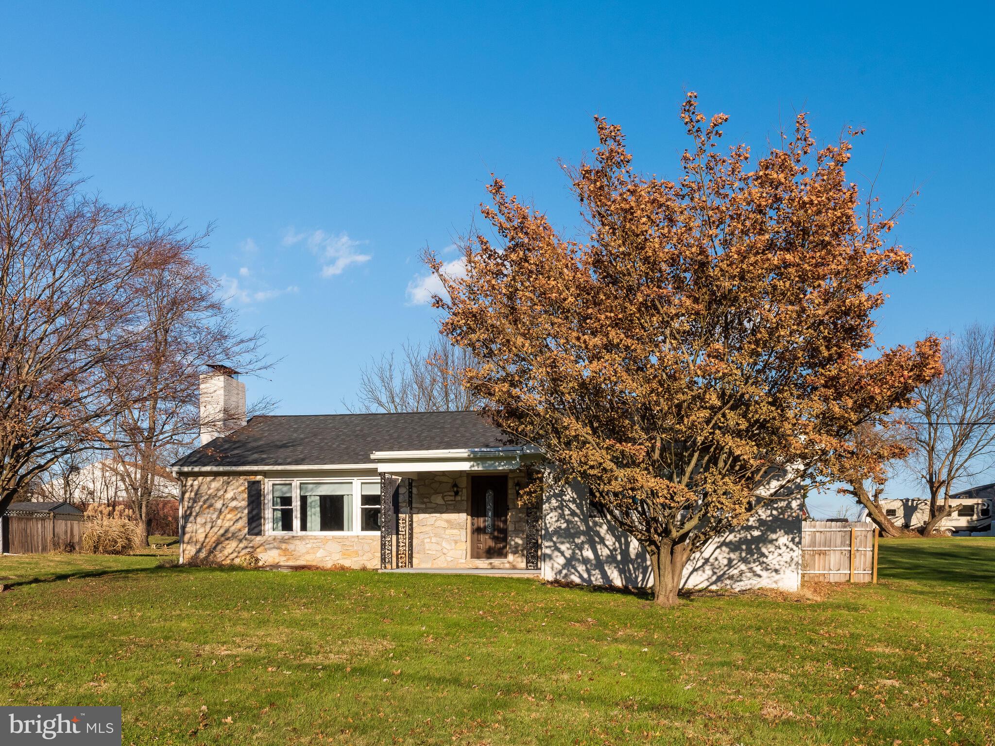 27 Ridge Road Phoenixville, PA 19460 - Photo 3 of 42