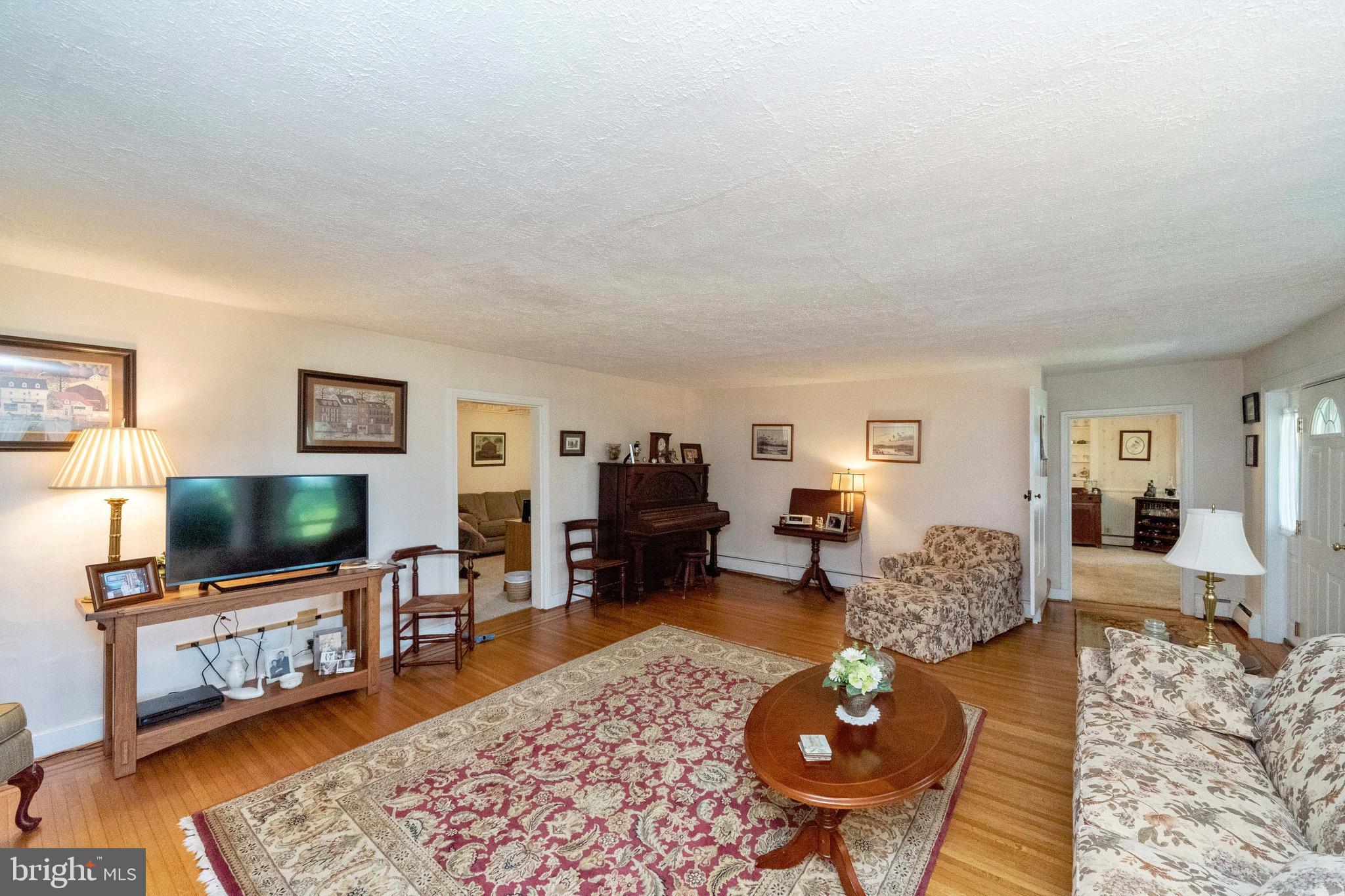 5533 New Park Road White Hall, MD 21161 - Photo 11 of 77 Living Room