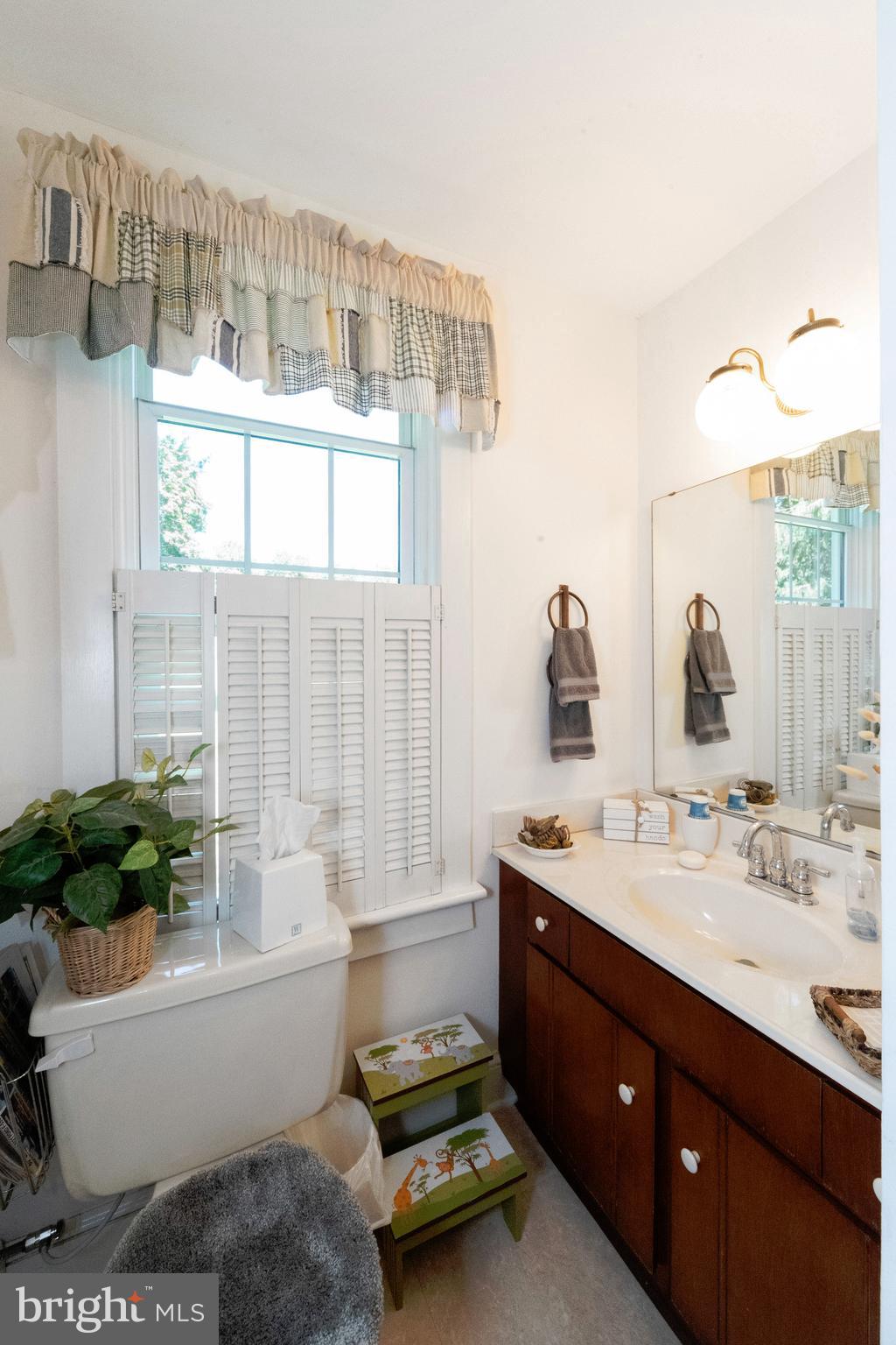 5533 New Park Road White Hall, MD 21161 - Photo 26 of 77 Bathroom on main level