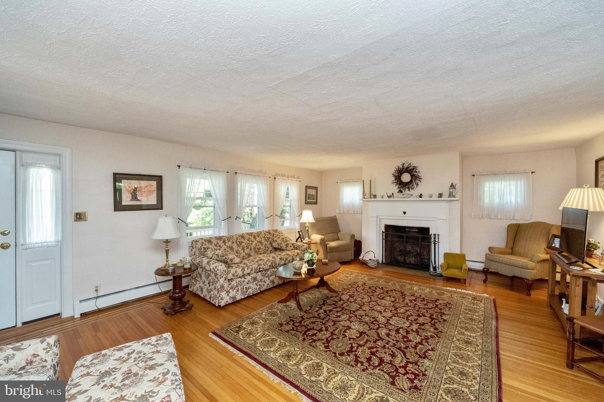 5533 New Park Road White Hall, MD 21161 - Photo 9 of 77 Living Room