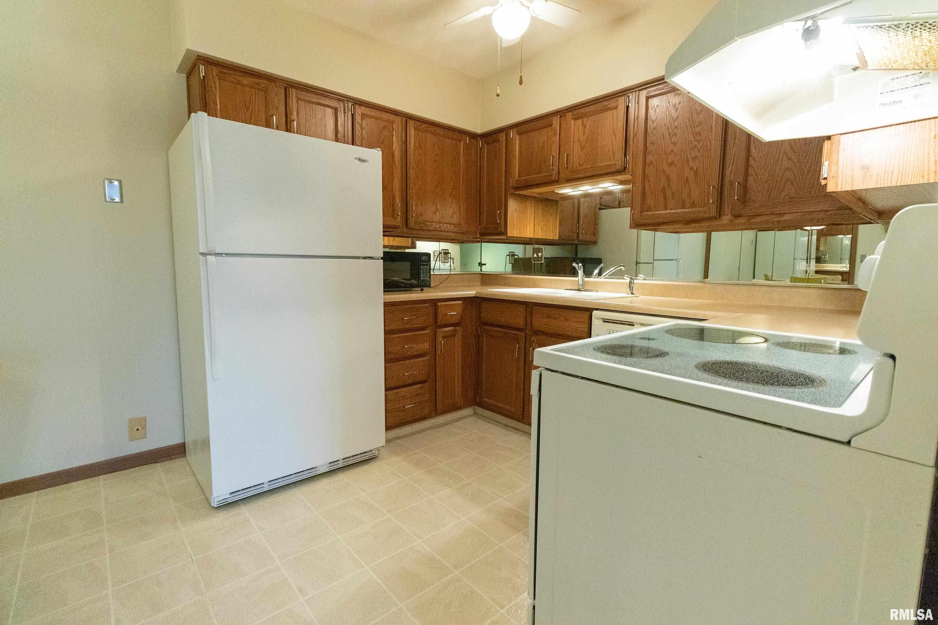 3626 38th Street, Unit 23 Rock Island, IL 61201 - Photo 8 of 16