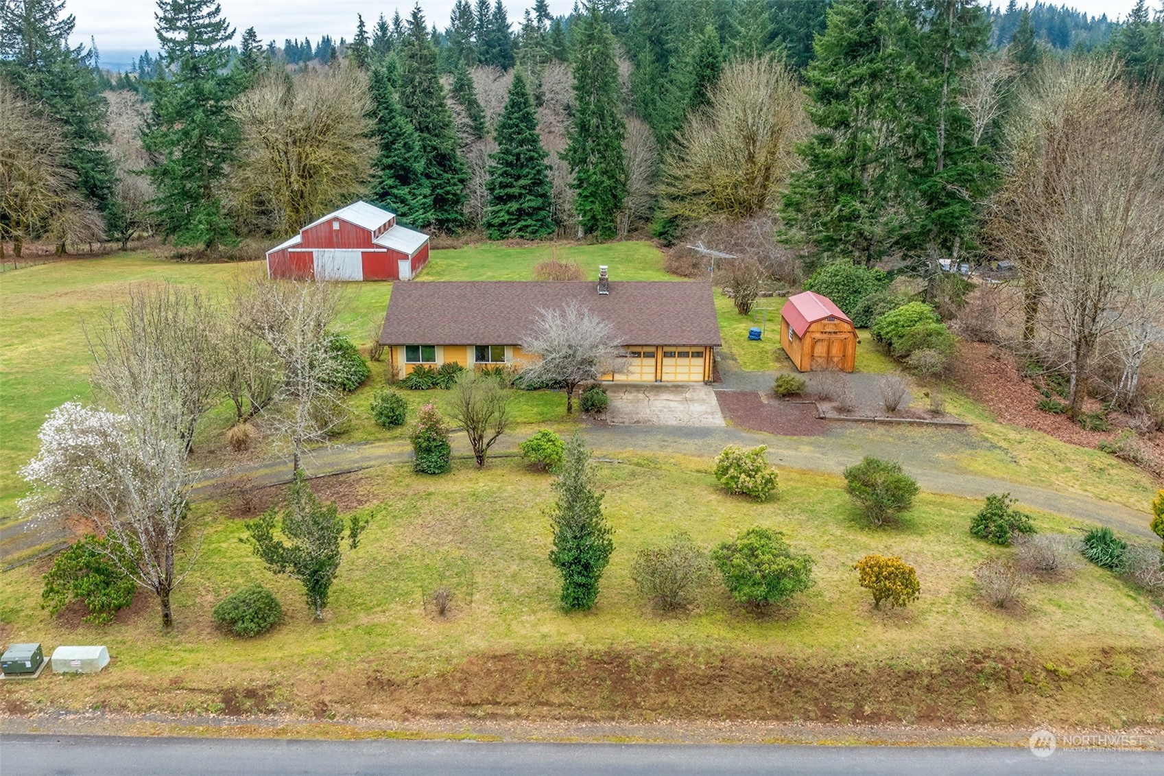 521 Robertson Road Longview, WA 98632 - Photo 1 of 40 a view of swimming pool with a yard