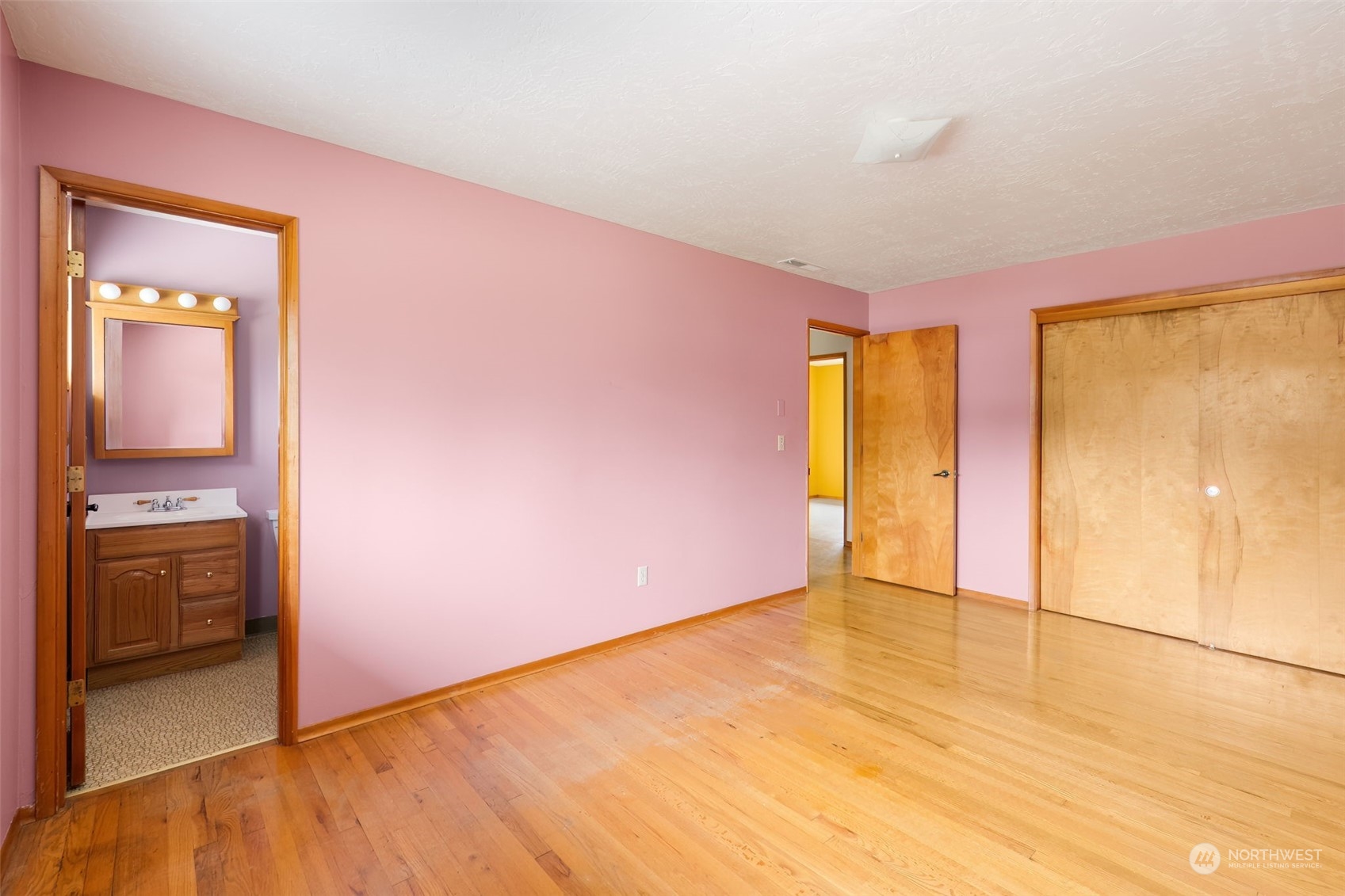 521 Robertson Road Longview, WA 98632 - Photo 24 of 40 a view of an empty room with a window