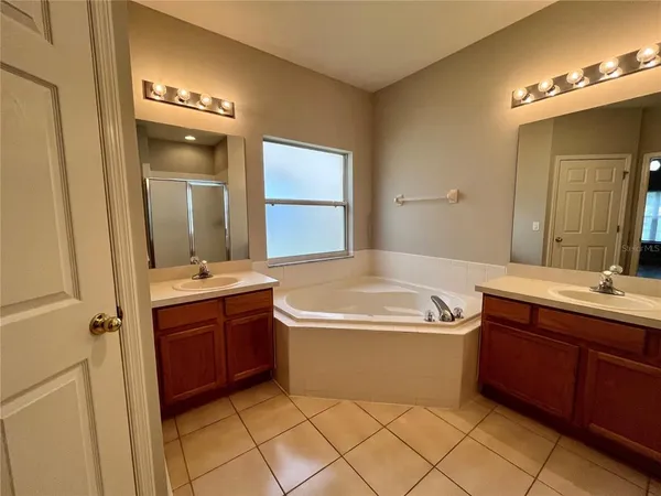 $2,300 | 342 Fern Lake Drive, Orlando, FL 32825