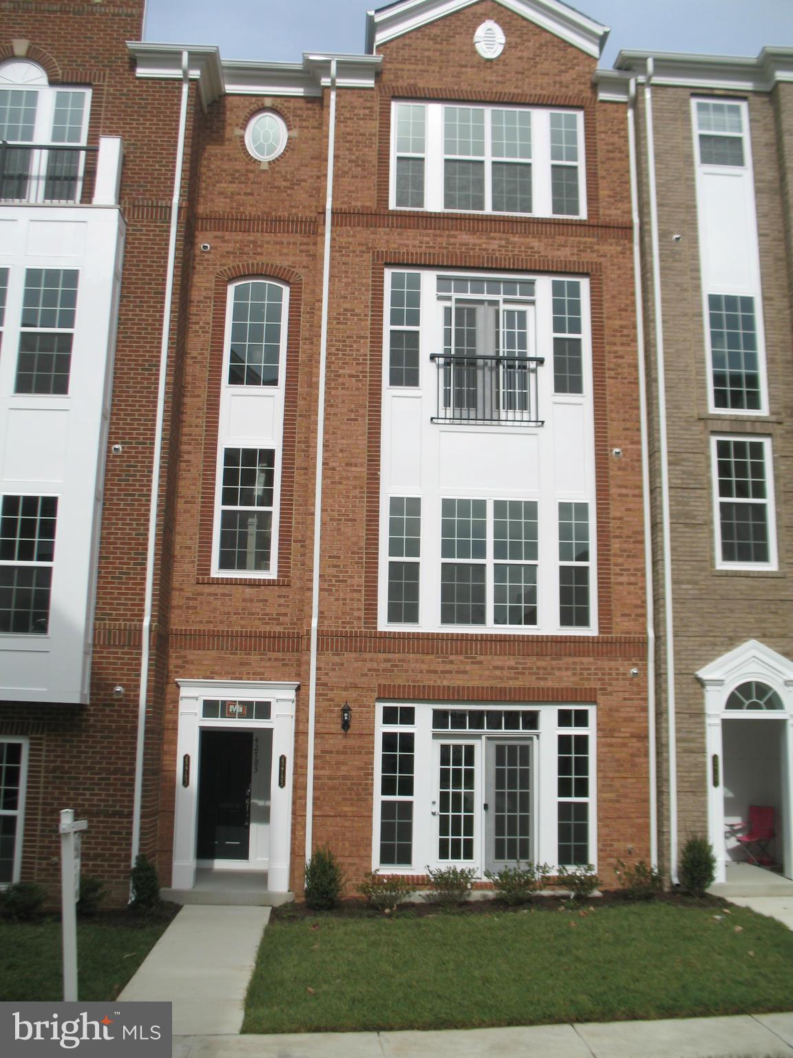42779 Burrell Square Ashburn, VA 20147 - Photo 1 of 30 Interior (General)