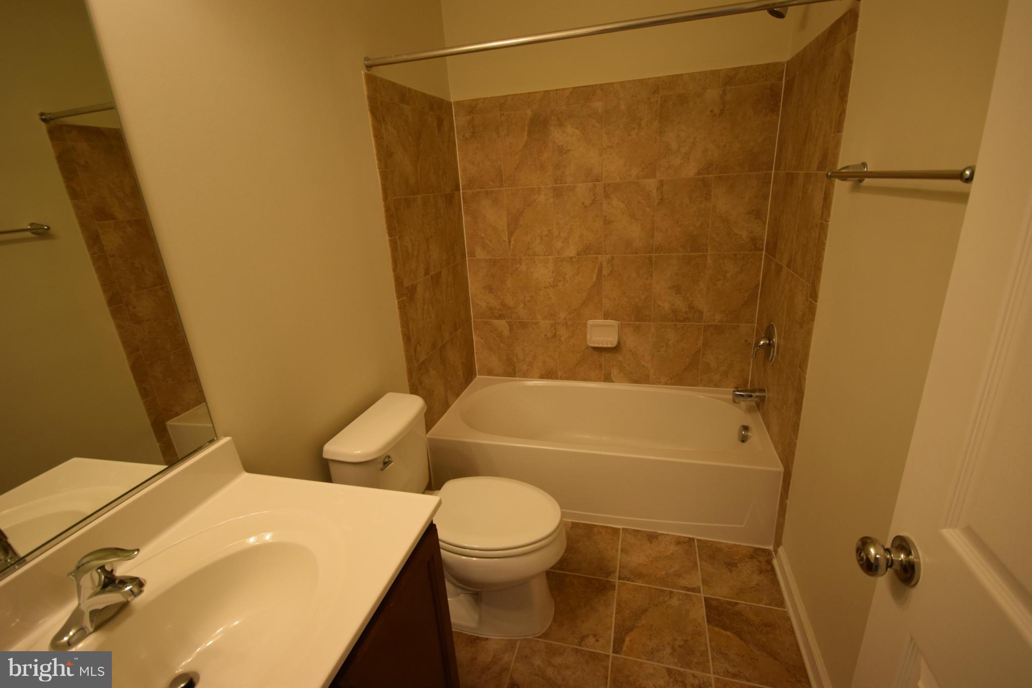 42779 Burrell Square Ashburn, VA 20147 - Photo 16 of 30 Bath
