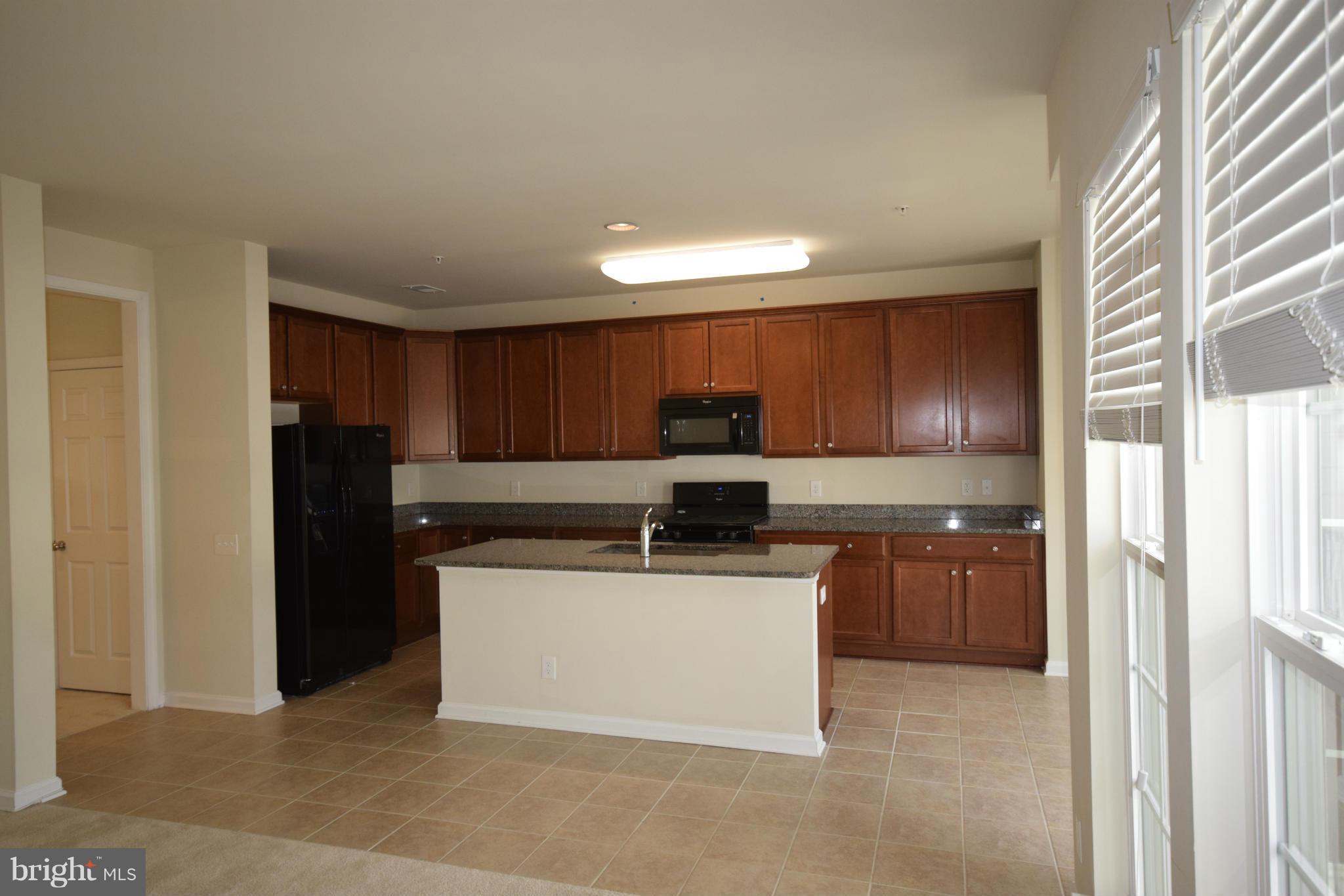 42779 Burrell Square Ashburn, VA 20147 - Photo 5 of 30 Kitchen