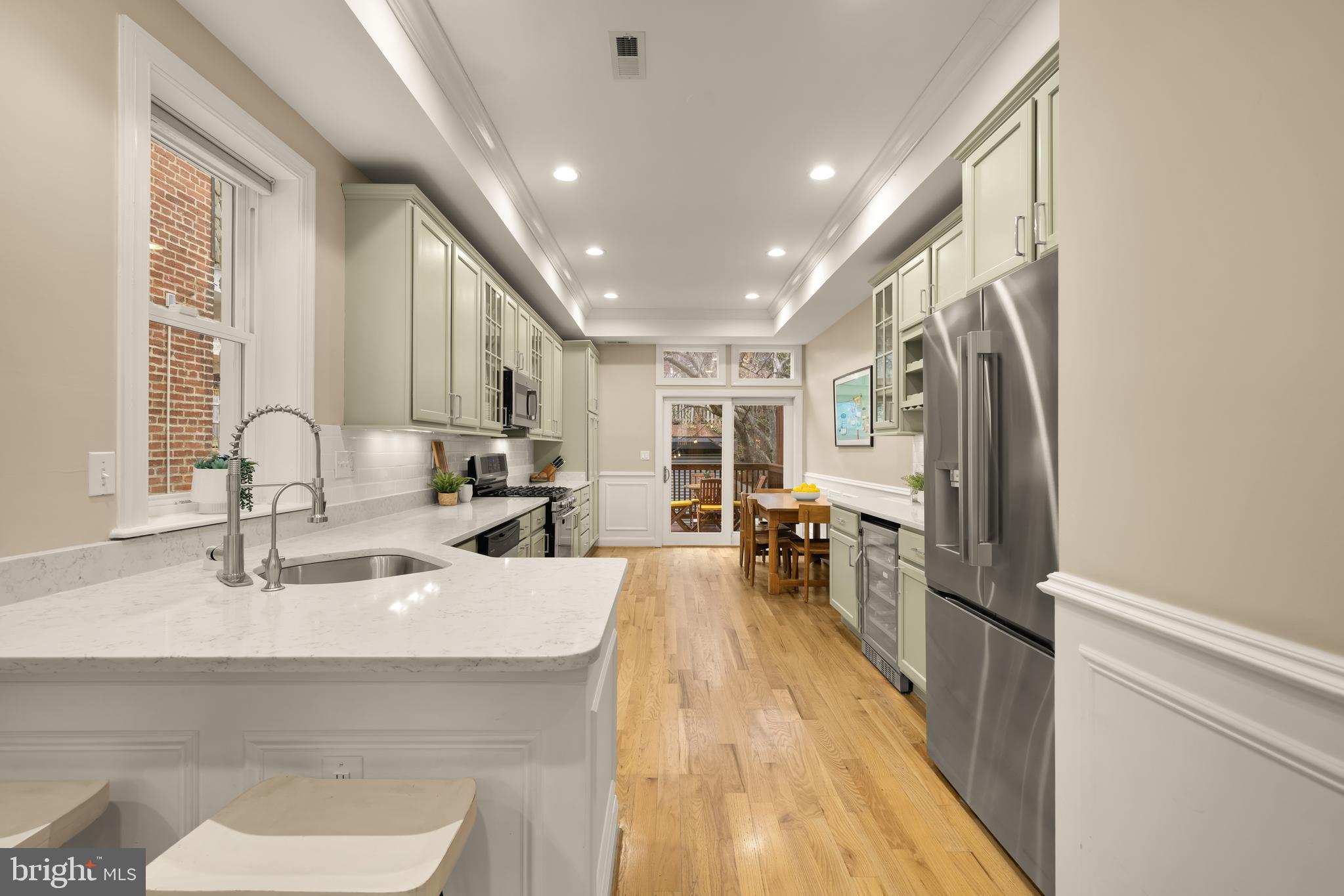 1813 Kilbourne Place Northwest Washington, DC 20010 - Photo 20 of 69 Stainless steel appliances