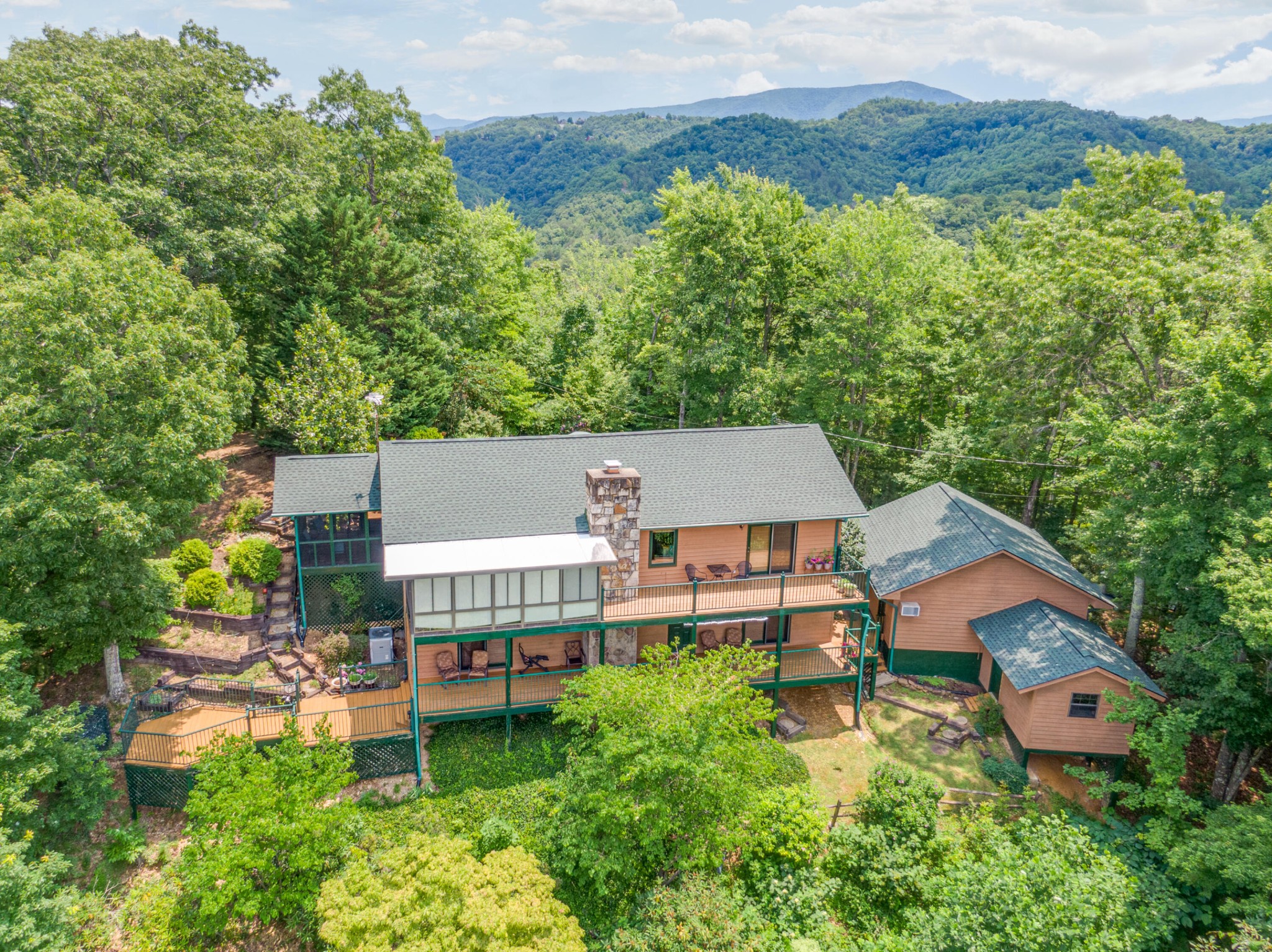 3004 Hatcher Top Road Sevierville, TN 37862 - Photo 3 of 39