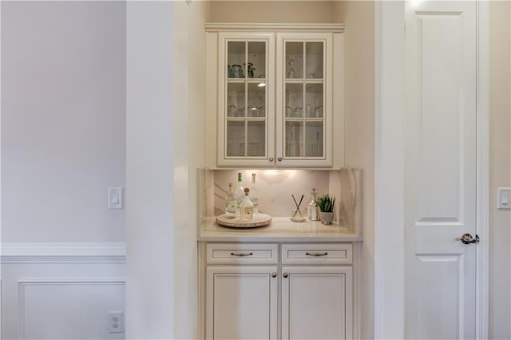 632 Rio Vista Court Suwanee, GA 30024 - Photo 20 of 64 a kitchen with a sink and cabinets