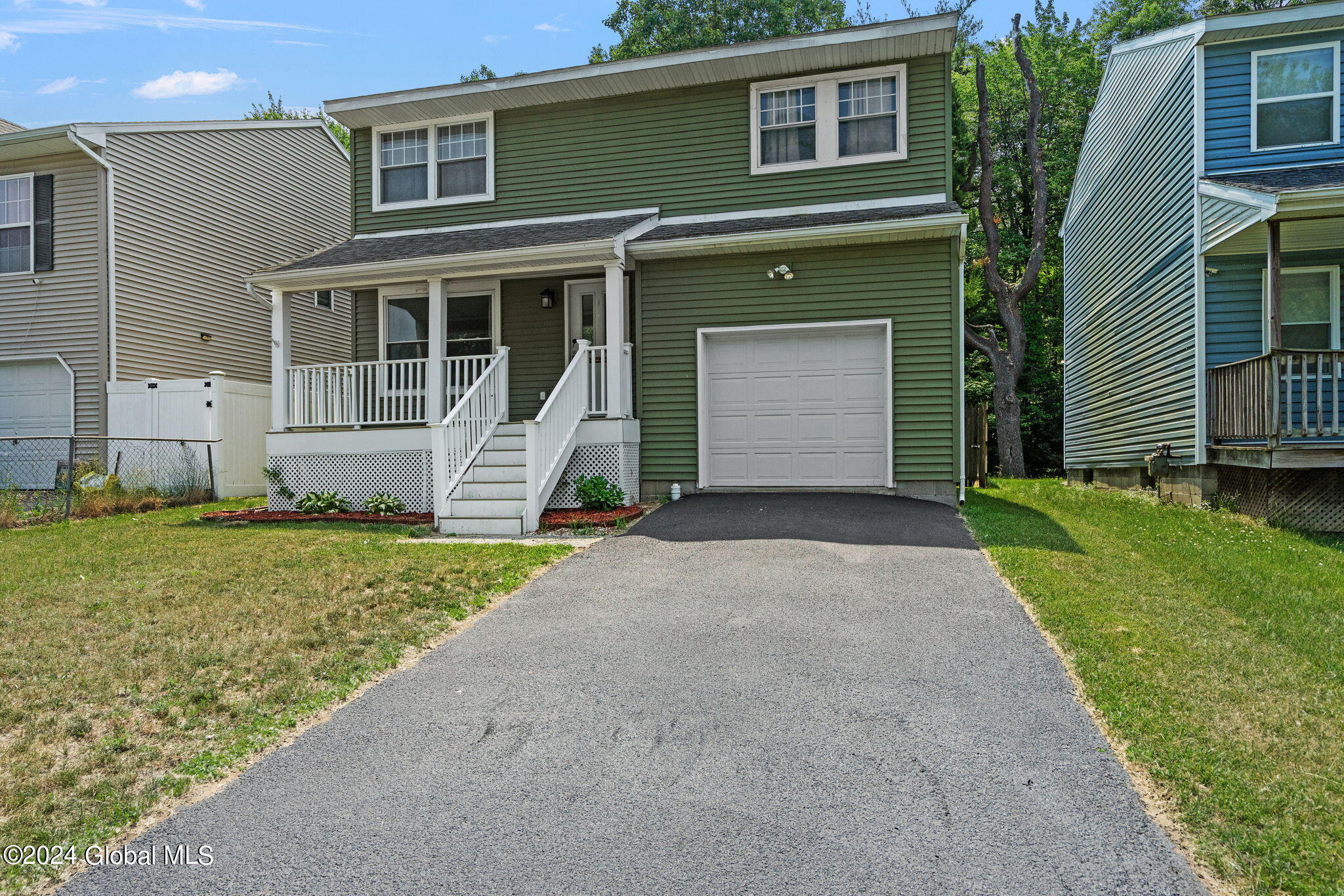 424 Chadwick Road Schenectady, NY 12304 - Photo 1 of 49 1-web-or-mls-424-chadwick-rd