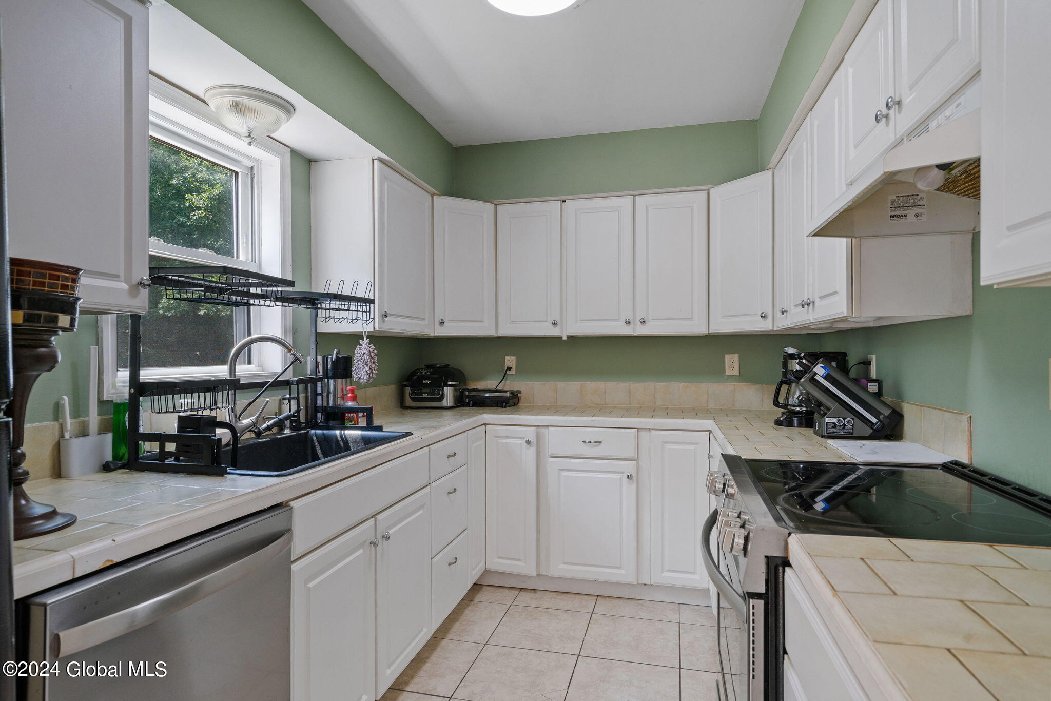 424 Chadwick Road Schenectady, NY 12304 - Photo 13 of 49 13-web-or-mls-424-chadwick-rd