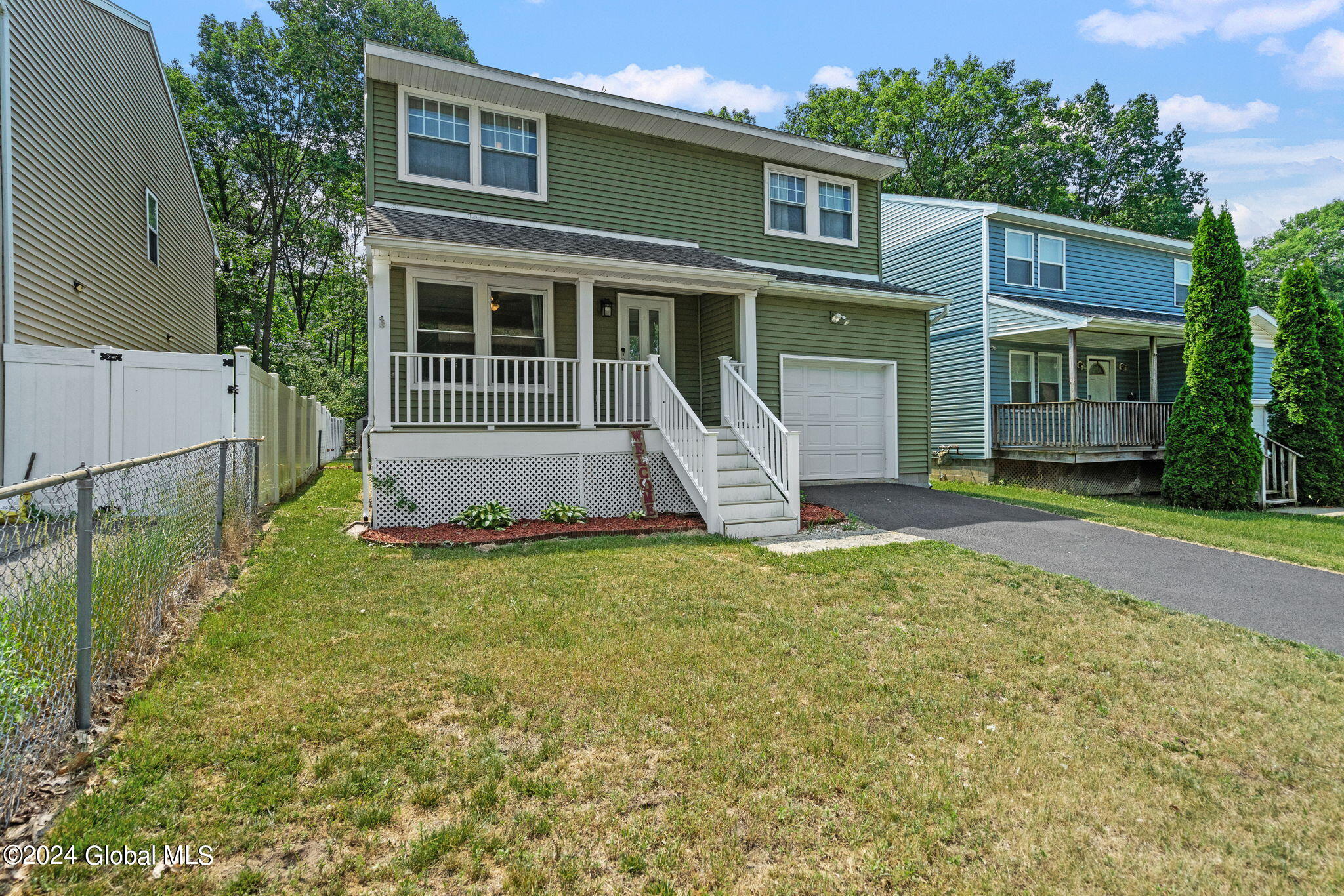 424 Chadwick Road Schenectady, NY 12304 - Photo 3 of 49 3-web-or-mls-424-chadwick-rd