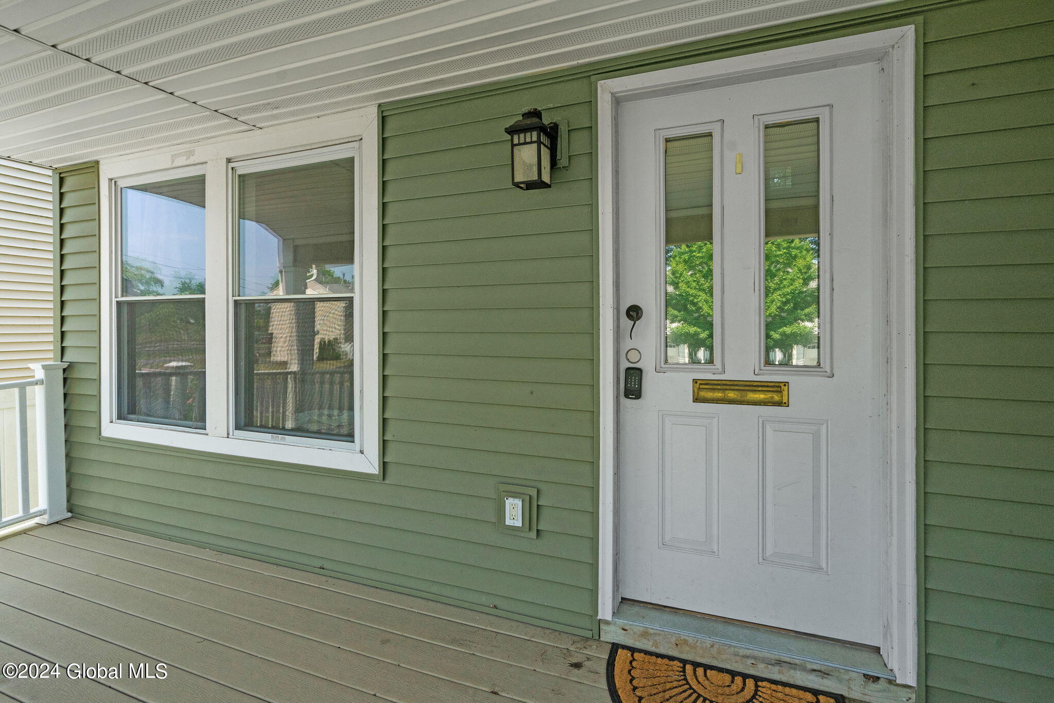 424 Chadwick Road Schenectady, NY 12304 - Photo 5 of 49 5-web-or-mls-424-chadwick-rd