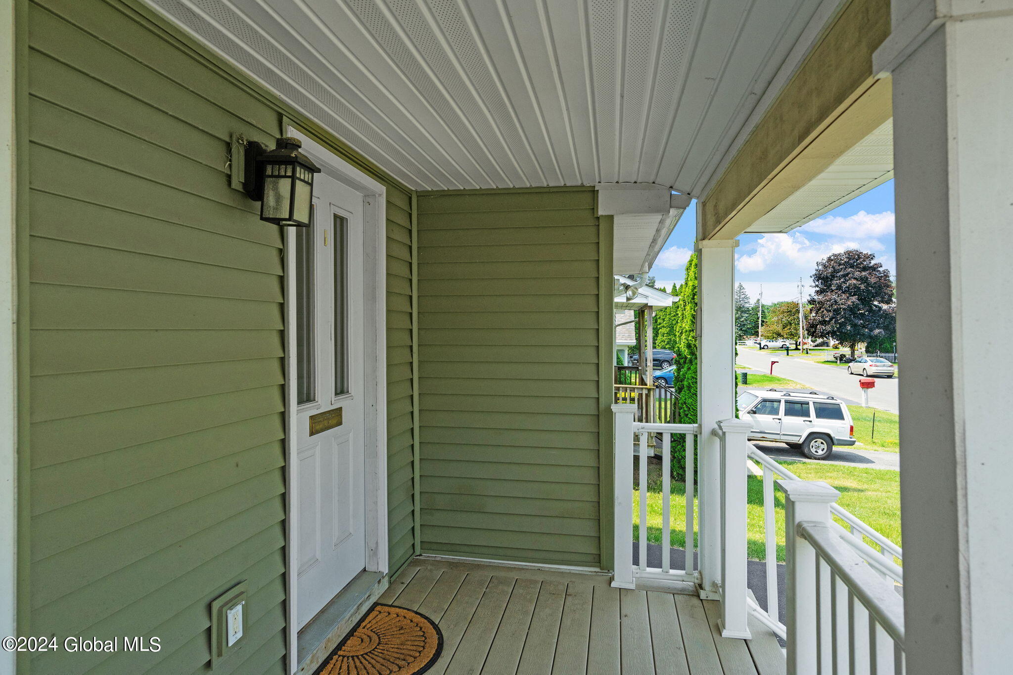 424 Chadwick Road Schenectady, NY 12304 - Photo 6 of 49 6-web-or-mls-424-chadwick-rd