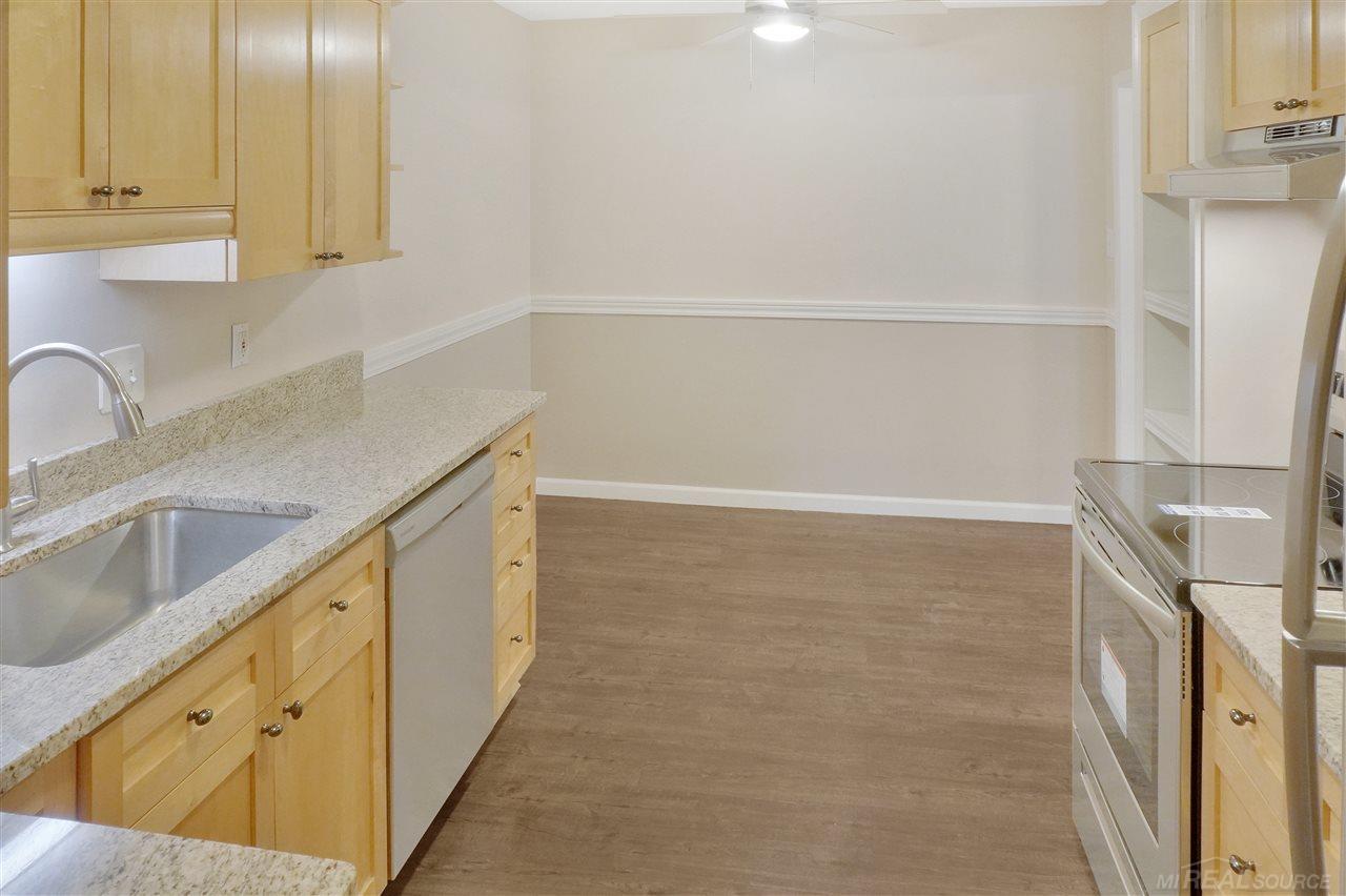 525 East University Drive Rochester, MI 48307 - Photo 5 of 44 50023381-4.JPG