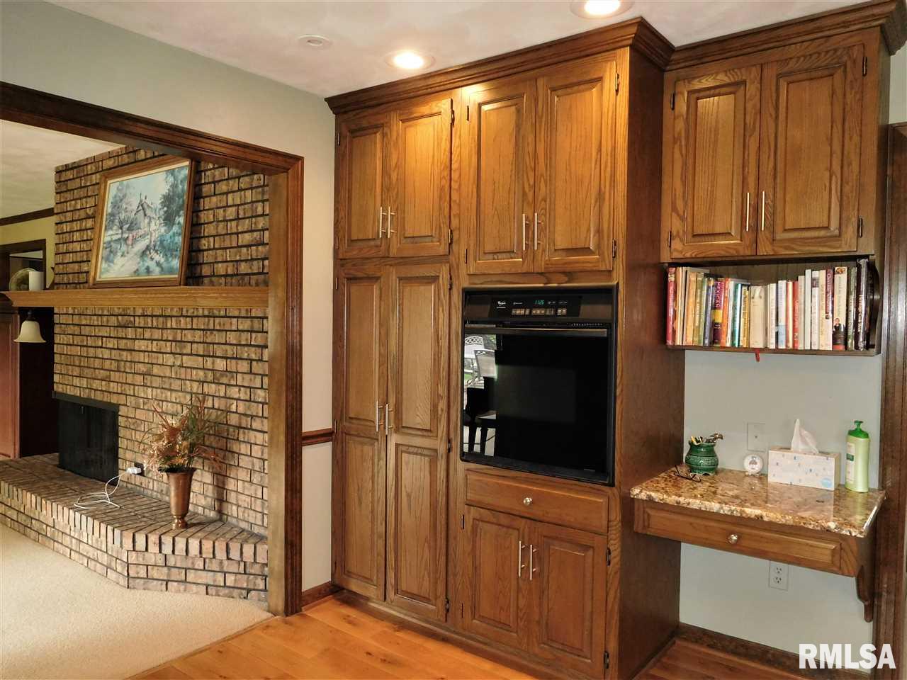 8 Holly Ridge Spur Morton, IL 61550 - Photo 5 of 31 Gallery Image 5