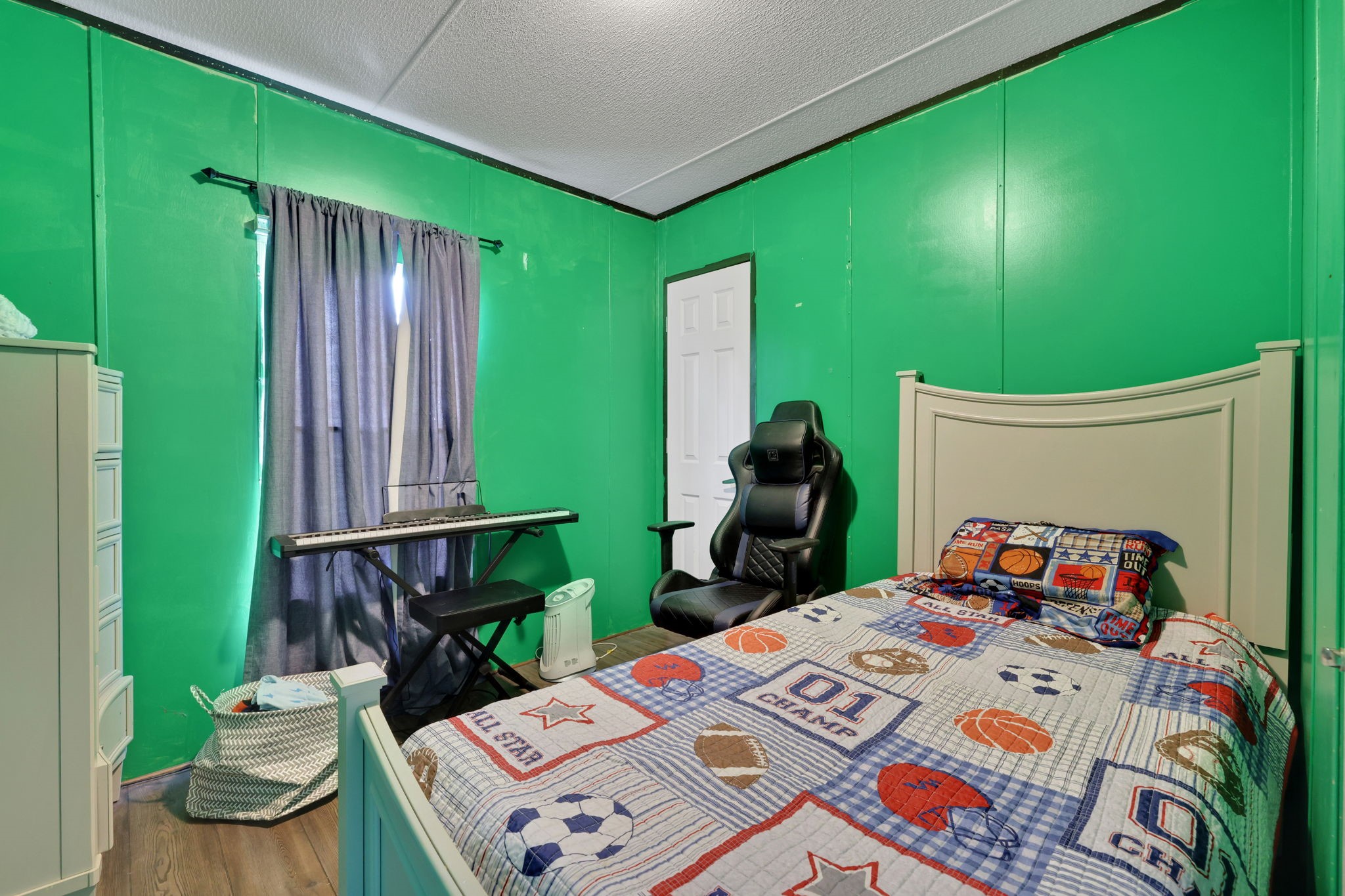 103 Sunset Lane Somerville, TX 77879 - Photo 22 of 43 a bed room with furniture and a closet