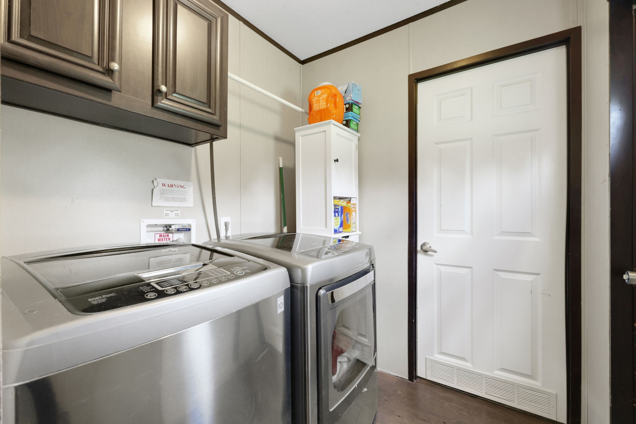 103 Sunset Lane Somerville, TX 77879 - Photo 27 of 42 a kitchen that has a sink and a stove