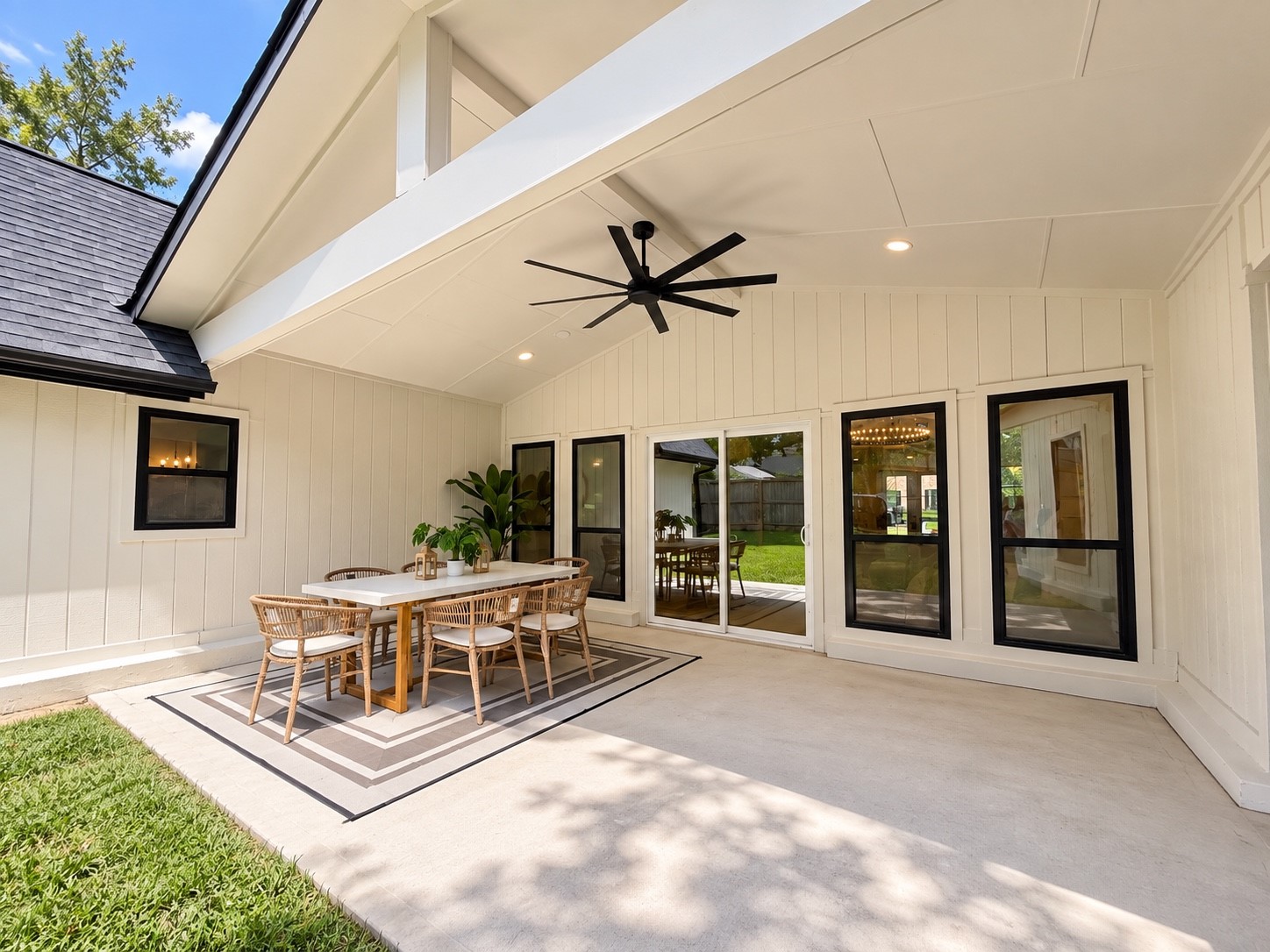 1031 Richelieu Lane Houston, TX 77018 - Photo 2 of 29 Brand new covered patio