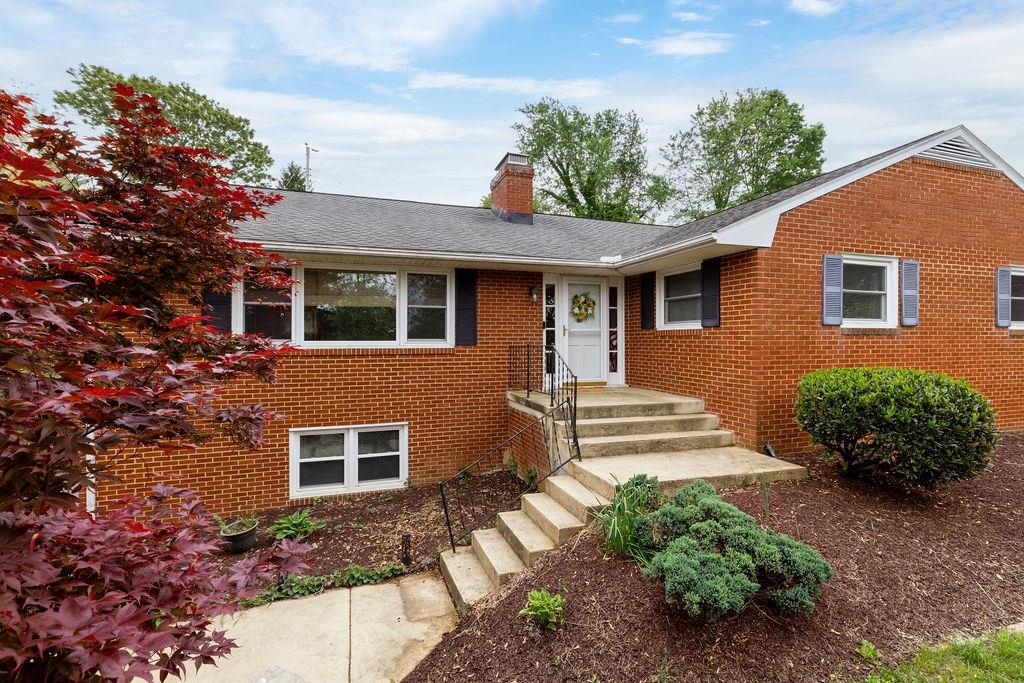 1600 Edgehill Road Waynesboro, VA 22980 - Photo 1 of 53 Gallery Image 1