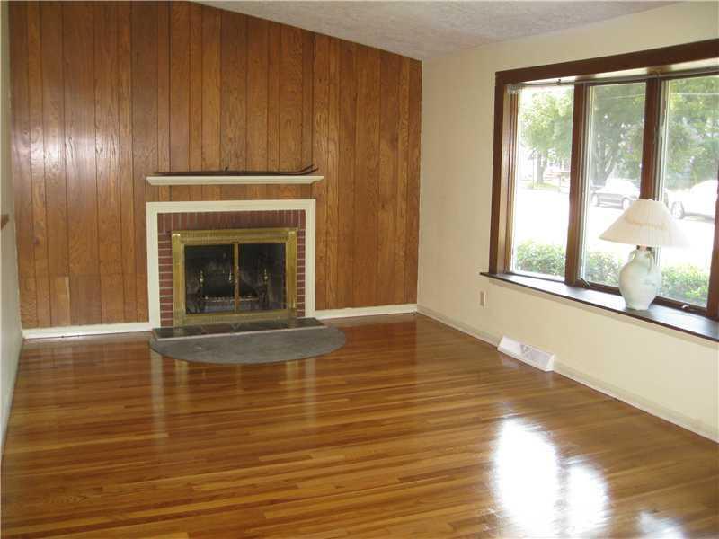 17 Patricia Road Brunswick, ME 04011 - Photo 3 of 8 Living Room.