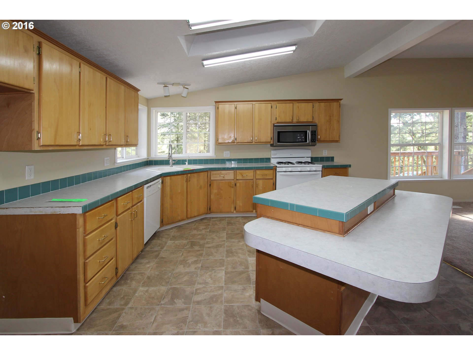 12879 Northeast Dudley Road Newberg, OR 97132 - Photo 8 of 26 Gallery Image 8