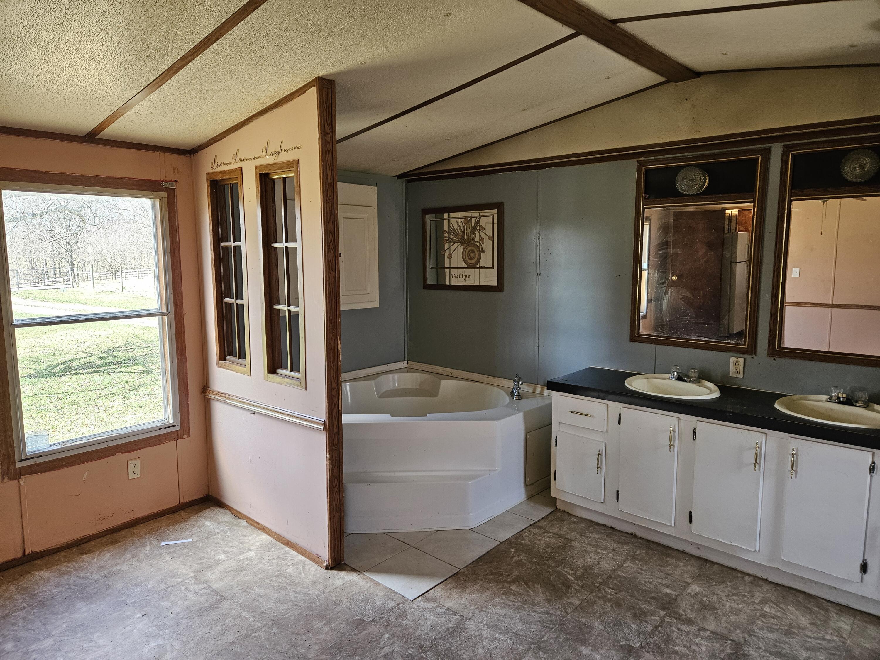 119 Combs Road Dunnville, KY 42528 - Photo 26 of 35 20250317_134313