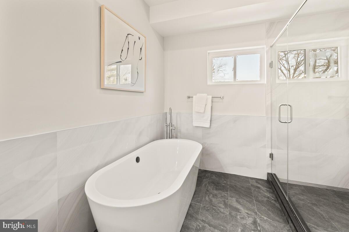 8618 Jones Mill Road Chevy Chase, MD 20815 - Photo 36 of 72 Owners Bath | Soaking Tub