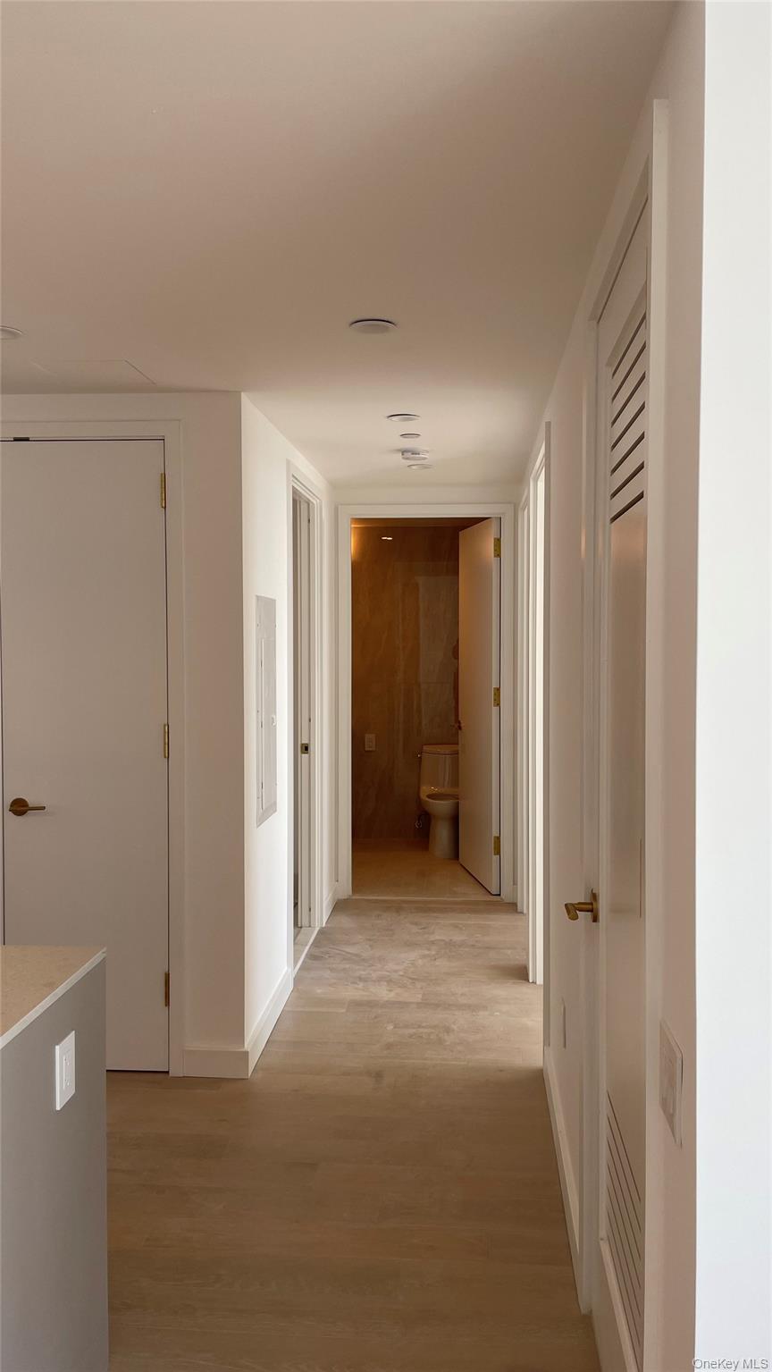 3 Court Square, Unit 5211 Queens, NY 11101 - Photo 8 of 13 a view of empty room