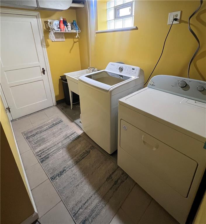 4883 East Willock Road Pittsburgh, PA 15227 - Photo 18 of 23 Laundry