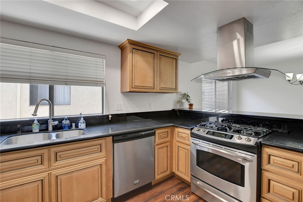 32 North 3rd Street, Unit E Alhambra, CA 91801 - Photo 7 of 25