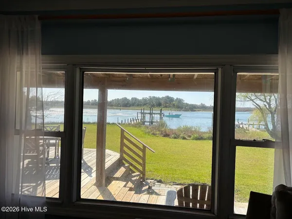 $899,000 | 258 Shell Rock Landing Road, Hubert, NC 28539